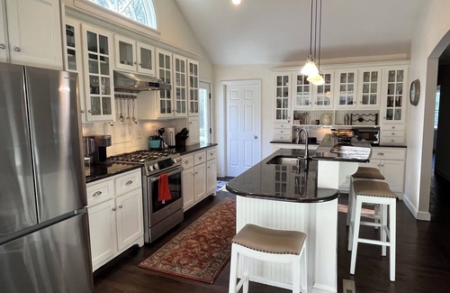 Madison House | Lovely 3-bedroom home in Madison close to downtown and great beaches.