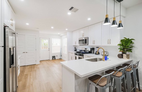 Northside House | Lovely 3 bedroom home near Downtown & Heights, Pet Friendly