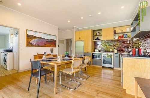 Grey Lynn House | Lovely 3-Bedroom Home with Free Parking