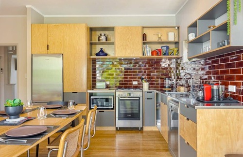 Grey Lynn House | Lovely 3-Bedroom Home with Free Parking