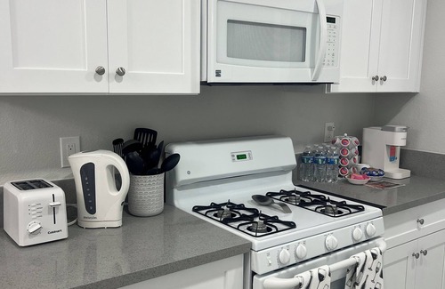 Paradise House | Lovely 3-bedroom hotel in brilliant Las Vegas with AC, WiFi, 2 full bathrooms