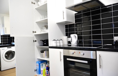 Doncaster House | Lovely 3 Bedroom House 10min walk to the shopping centre