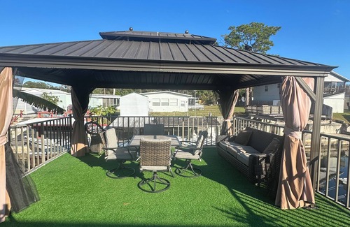Edgewater House | Lovely 3-bedroom house with WiFi in Edgewater