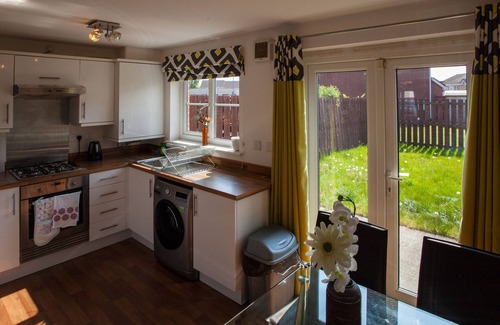 Polmadie House | Lovely 3-bedroom House near Hampden