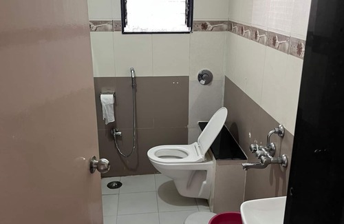 Sector 17 Apartment | Lovely 3 bedroom house with AC