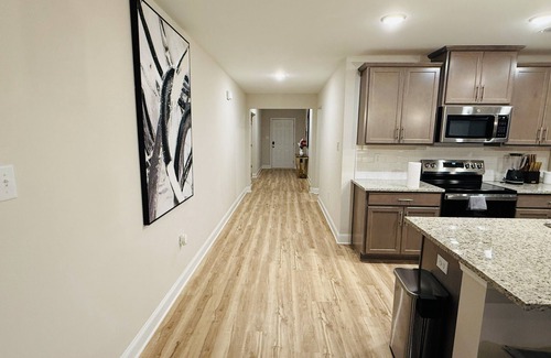 Decatur House | Lovely 3-bedroom house in Decatur with WiFi and AC