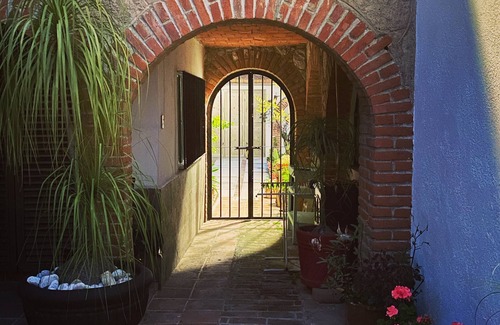 Centro House | Lovely 3-bedroom vacation half house in Tequisquiapan, centrally located