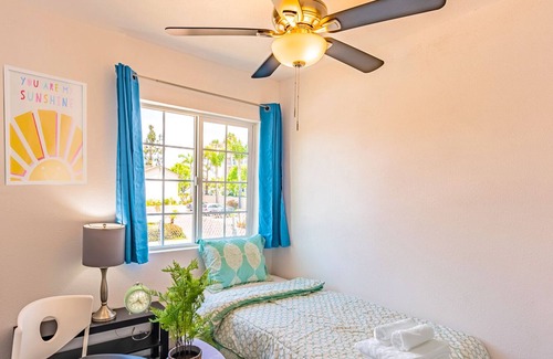 National City House | Lovely 3-Bedroom Home near San Diego Downtown/Beach w Free Laundry/Parking, WiFi