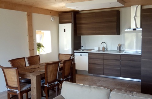 Dullin House | Lovely 3 bedrooms apartment AKANISHTA with terrace