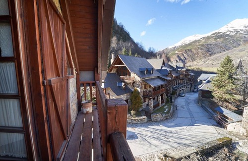 Arties Apartment | Lovely 3 bedrooms Top-floor at Spain top mountain and ski resort Baqueira-Beret
