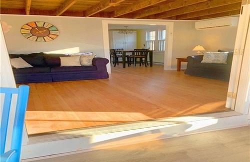 Saybrook Manor House | Lovely 3 BR Beach house with beach just a 1 block walk away