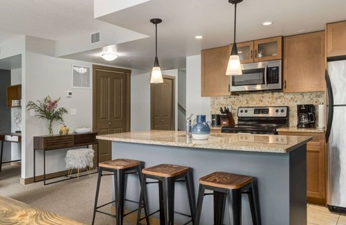 Canmore Condo | Lovely 3-BR condo w/Hot Tub at the Edge of Canmore