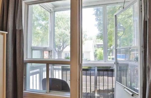 Cote-Saint-Paul House | Lovely 3-BR entire home Monthly Stay Walk to Metro
