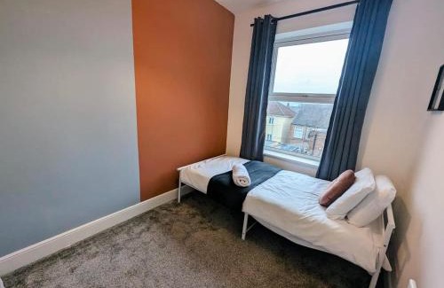 Gateshead Apartment | Lovely 3 Br Flat For Family, Friends And Workers