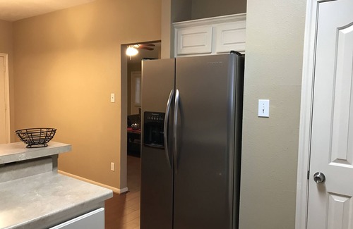 Spring House | Lovely 3 BR Home In Spring- Convenient location close to Houston & the Woodlands