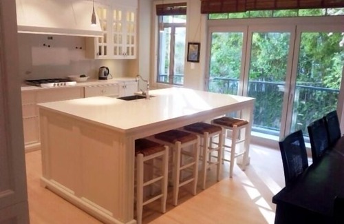 Remuera House | Lovely 3-Story Terraced House on Remuera Road