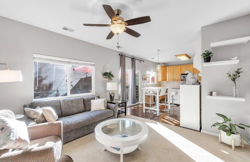 Parker House | Lovely 30-Day Boutique 3 Bedroom 3 Bath Furnished Rental