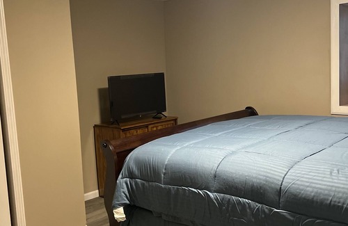 Englewood Apartment | Lovely 3bedroom Apartment w/Fire-pit 5mins away from downtown Chicago