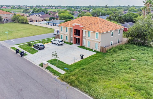 McAllen Apartment | Lovely 3BR near aiport,hospitals,mall-shops