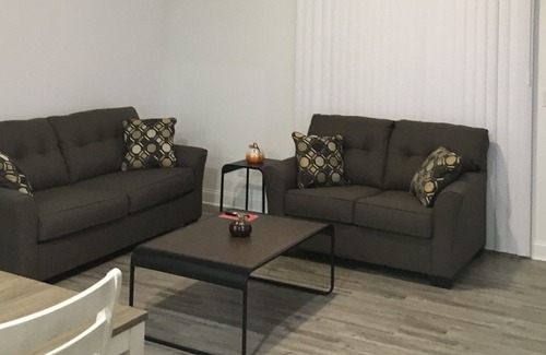 Dover Condo | Lovely 4 bed/4.5 Bath Condo
