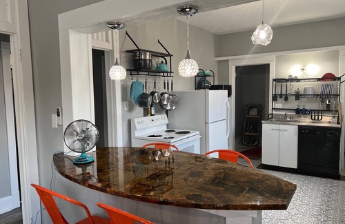 Chisholm Apartment | Lovely 4 bedroom apartment on Lake street!