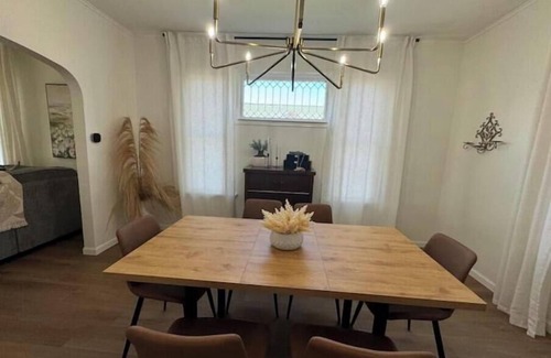 Sioux City House | Lovely 4 bedroom Home with full kitchen, patio and on site parking
