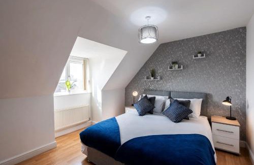 Kirk Sandall House | Lovely 4 Bedroom Home w Parking Near Doncaster