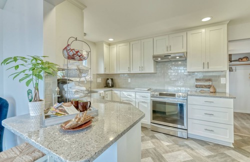 East Irondequoit House | Lovely 4 bedroom house, wooded lot with Bay views. Quiet, conveniently located.