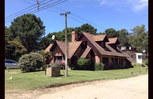 Pinamar House | Lovely 4-bedroom house in Pinamar