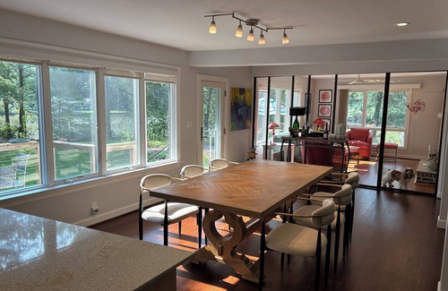Mathews House | Lovely 4-bedroom house in Mathews on Stutts Creek with gourmet kitchen