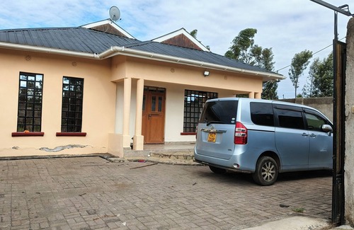 Hospital House | Lovely 4-bedroom bungalow with,water,WiFi,ample parking space,in Nakuru County