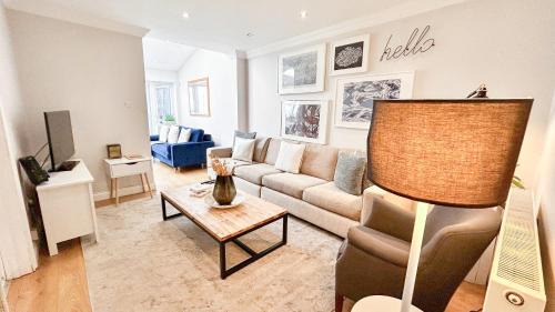 Kilburn Apartment | Lovely 4-Bedroom Kilburn Flat with Garden and Parking near Hampstead Heath, Abbey Road