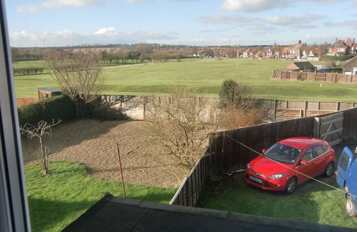 Bridlington House | Lovely 4 bedroom semi, suitable for families can sleep up to 6 - 250m from beac