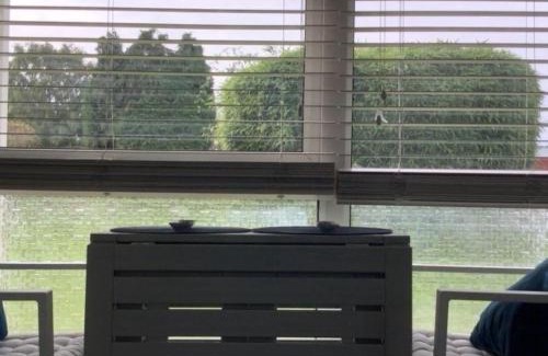 Heacham Ski Chalet | Lovely 4 Berth Chalet In The Coastal Village Of Heacham, Ref 92018Cs