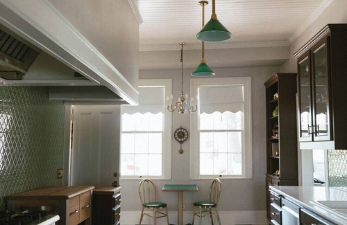 Medford Hotel | Lovely-5 bedroom historic Inn