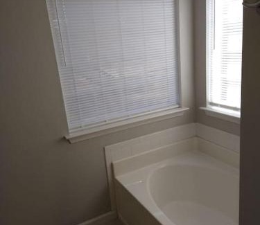 Austell House | Lovely 5 Bedrooms, 3 Full Baths Home Near Parks!