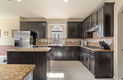 Grand Prairie House | Lovely 5 BR|GAMEROOM| Cowboys🌟Stadium, Six Flags🎢