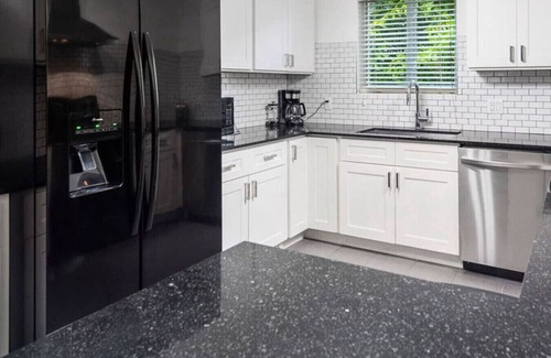 The Roads House | Lovely 5BR home near Brickell