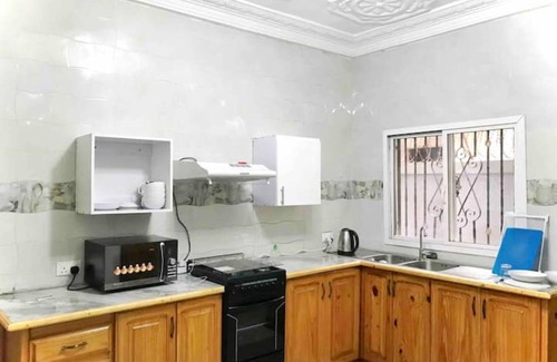Kololi Villa | Lovely 6-bedroom vacation homenn