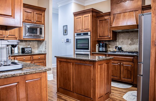 Conyers House | Lovely 7-bedroom house in Conyers with fitness room, WiFi, AC