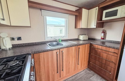 Louth House | Lovely 8 berth caravan at Sunnydale in Lincolnshire ref 35239S