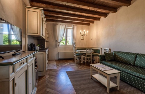 Strassoldo Apartment | Lovely apartment for 6 people with A/C, WIFI, TV and parking