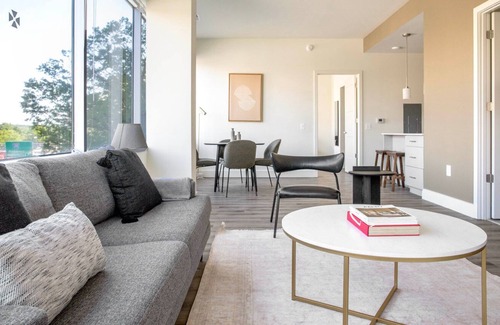 Alexandria West Apartment | Lovely Alexandria West 2BR w/ Gym & Lounge, nr Metro, by Blueground