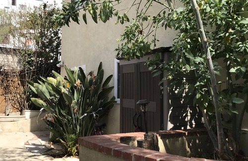 Silver Lake Apartment | Lovely all new garden studio in silverlake