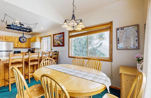 McCall Condo | Lovely alpine condo w/deck and community pool, & sauna
