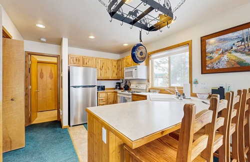 McCall Condo | Lovely alpine condo w/deck and community pool, & sauna