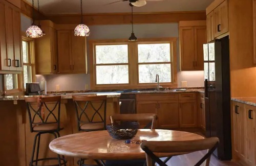 Johns Island Cottage | Lovely and Accessible, near the beaches, attractions, and eateries