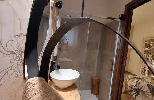 Racalmuto Bed & Breakfast | Lovely and luxurious room.