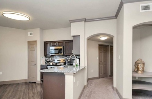 Grogan's Mill Apartment | Lovely and Spacious 2 BD| Pool| Near Six Flags