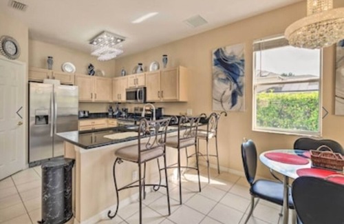 Calabay Parc House | Lovely and Spacious 6 Bedroom 4 Ba Home w/Pool and Game Room Near Disney Parks